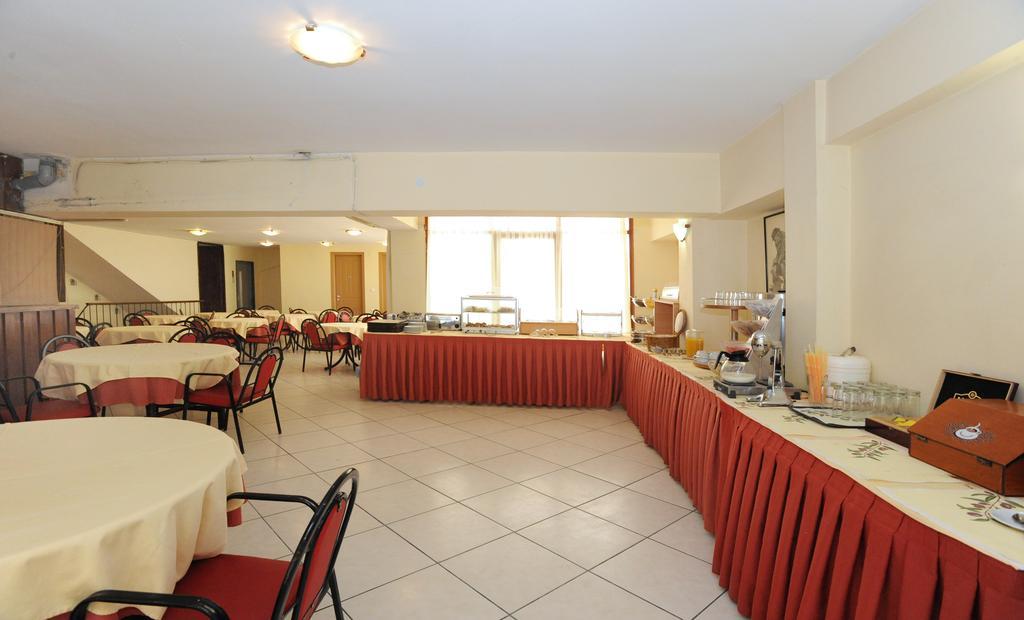 Hotel Delfinia à Tínos Extérieur photo